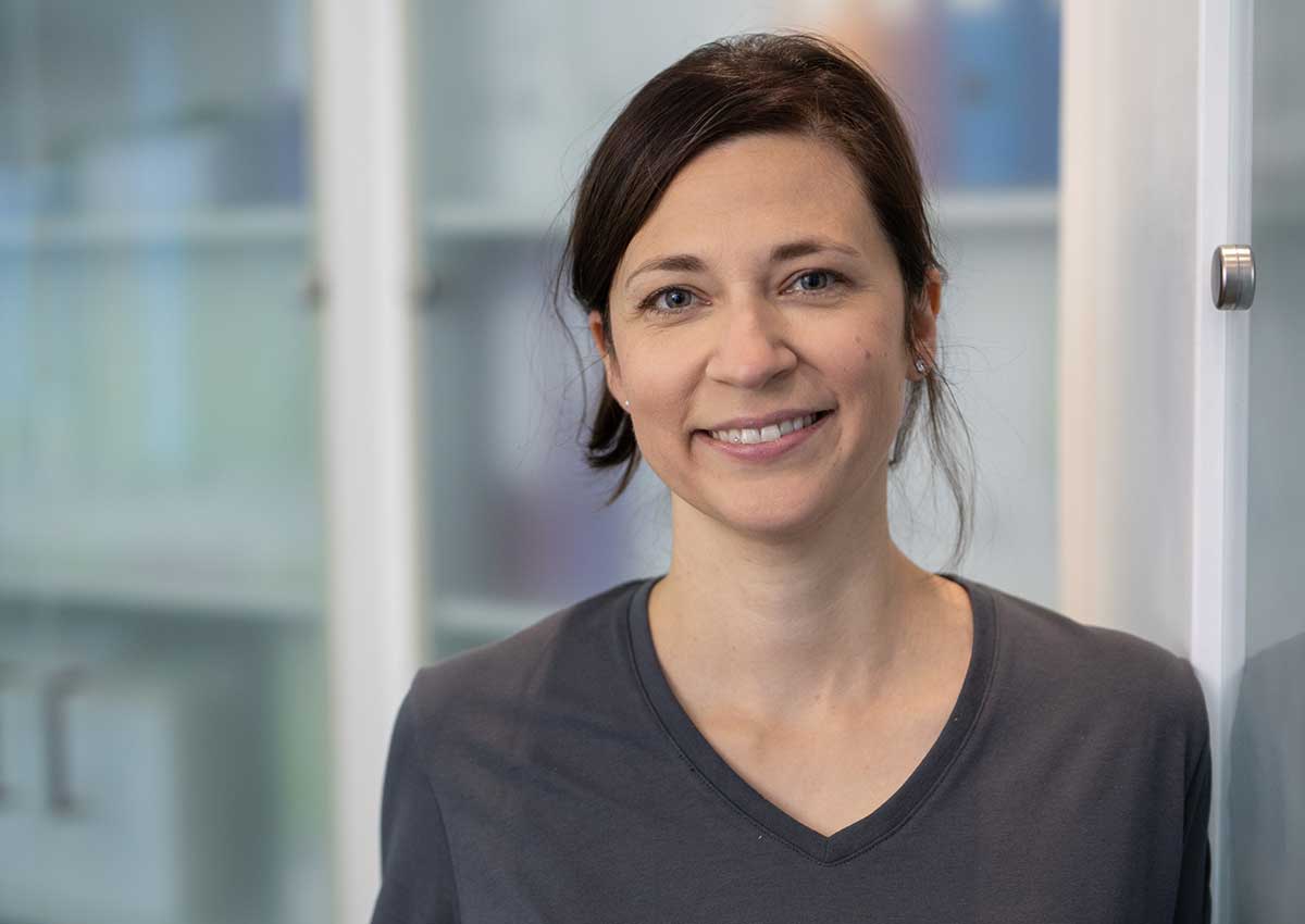 zahnaerztin-nina-roesch-woerth zahnaerztin-nina-roesch-woerth
